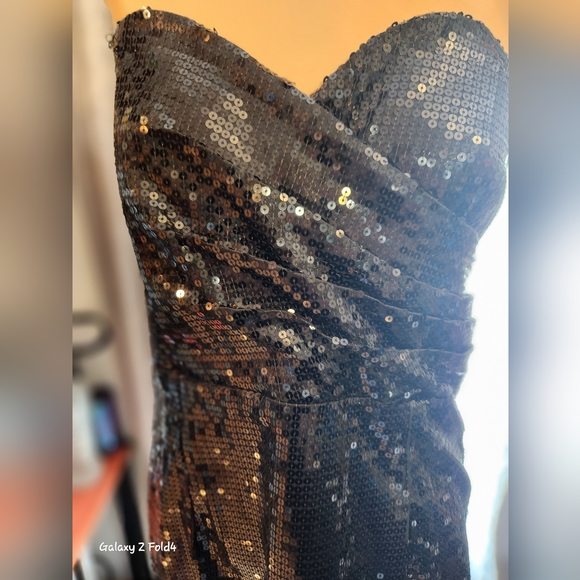 Forever 21 Strapless sequin dress - Picture 3 of 5